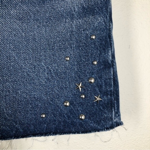 Levi’s Deconstructed Denim Skirt Raw Hem Rhinestone Star Embellished NWT 30 - Picture 3 of 12